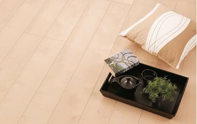 床暖房対応の長寿命床材「エコハード12」 リアルな木肌の美しさを再現した銘木調デザイン
